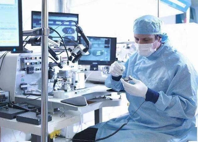 国家药品监督管理局关于实施《医疗器械注册与备案管理办法》《体外诊断试剂注册与备案管理办法》 有关事项的通告(2021年第76号) 国家药品监督管理局关于实施《医疗器械注册与备案管理办法》《体外诊断试剂注册与备案管理办法》 有关事项的通告(2021年第76号)